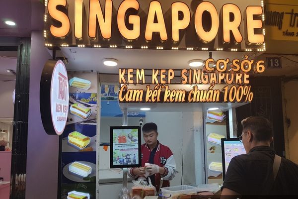 Kem kẹp Singapore Tasty có gì thu hút giới trẻ đến vậy?